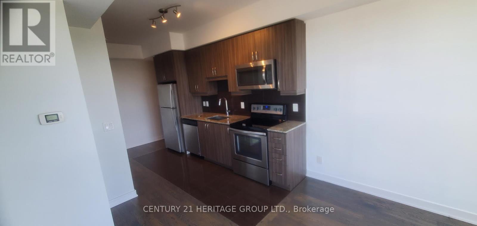 1909 - 9201 Yonge Street, Richmond Hill, Ontario  L4C 6Z2 - Photo 2 - N13235214