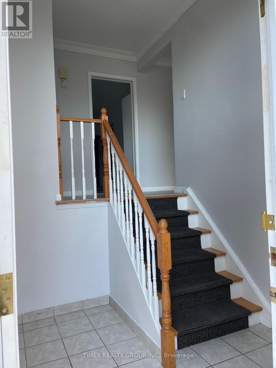 Main - 3346 Ivernia Road, Mississauga, Ontario  L4Y 3E8 - Photo 2 - W13235082