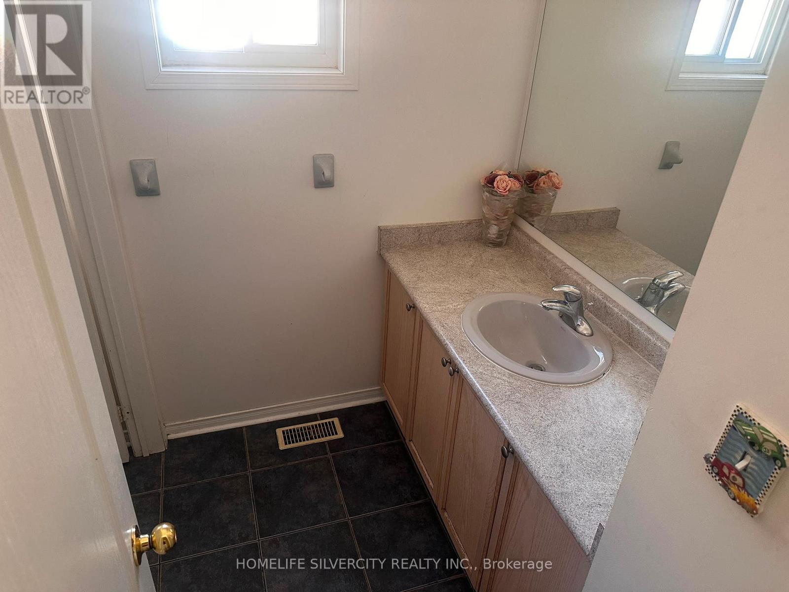 6 Silverbell Court, Brampton, Ontario  L7A 3V3 - Photo 25 - W13235120