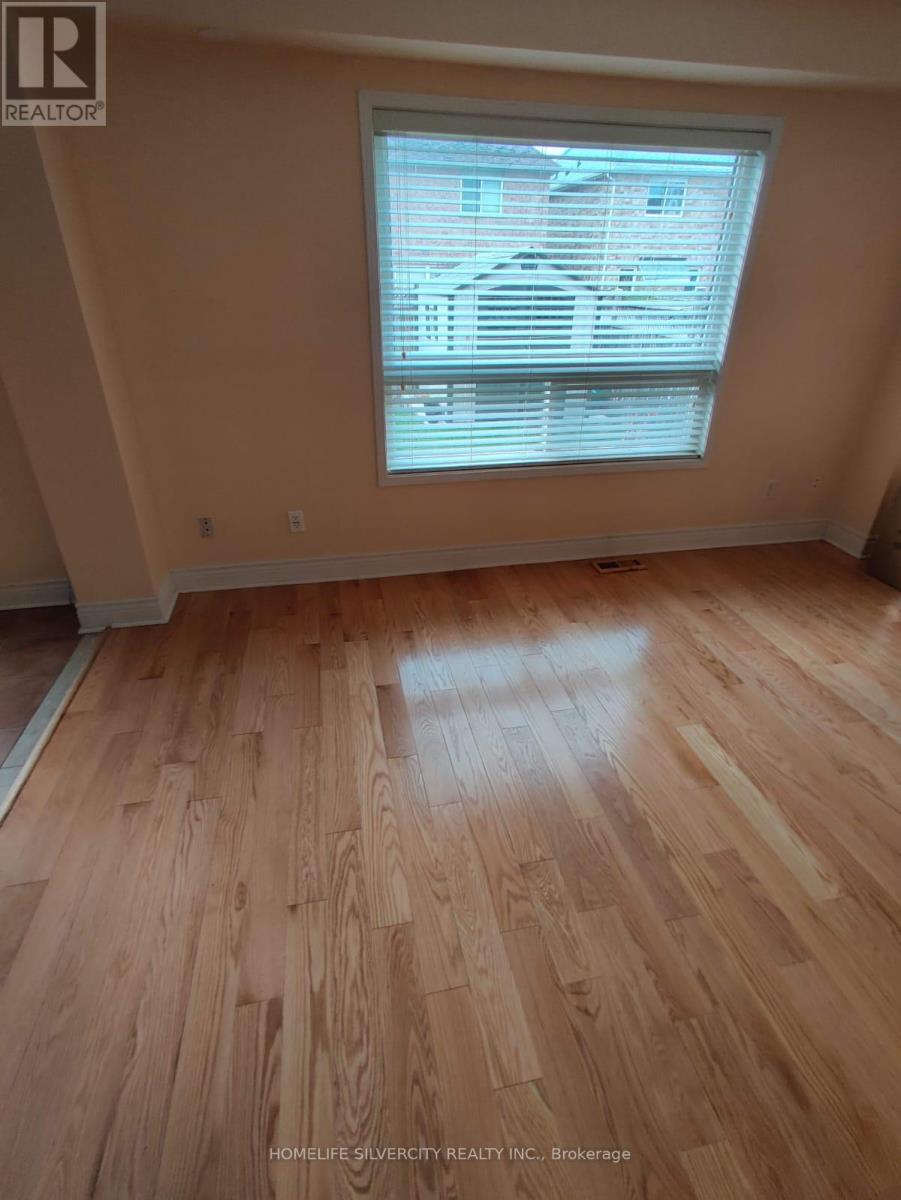 6 Silverbell Court, Brampton, Ontario  L7A 3V3 - Photo 3 - W13235120