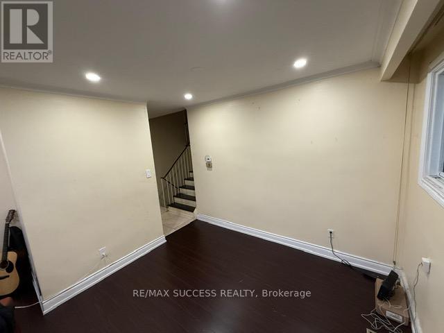 3291 Brandon Gate Drive, Mississauga, Ontario  L4T 2G3 - Photo 3 - W13235158