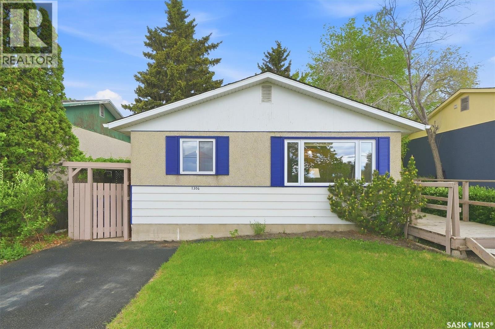 1306 Egbert Avenue, Saskatoon, Saskatchewan  S7N 1X7 - Photo 1 - SK037991
