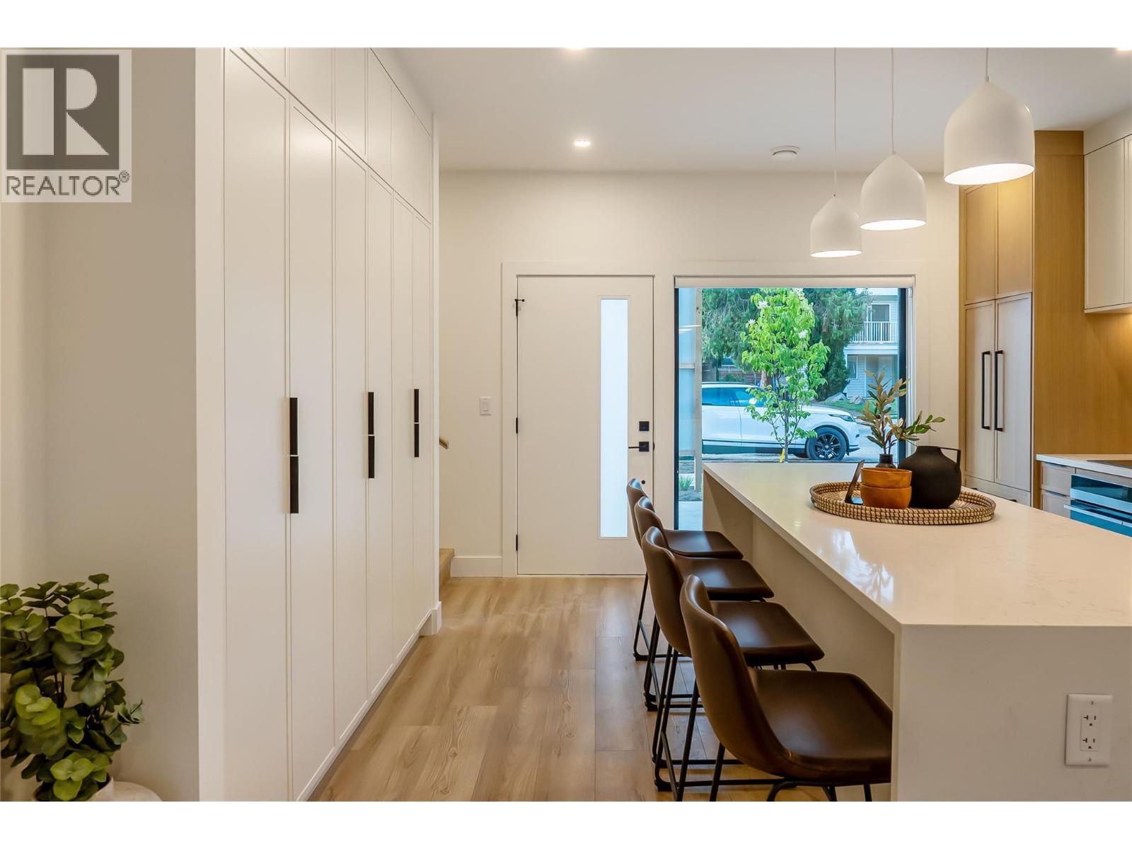 921 Borden Avenue, Kelowna, British Columbia  V5P 2R6 - Photo 3 - 10389471