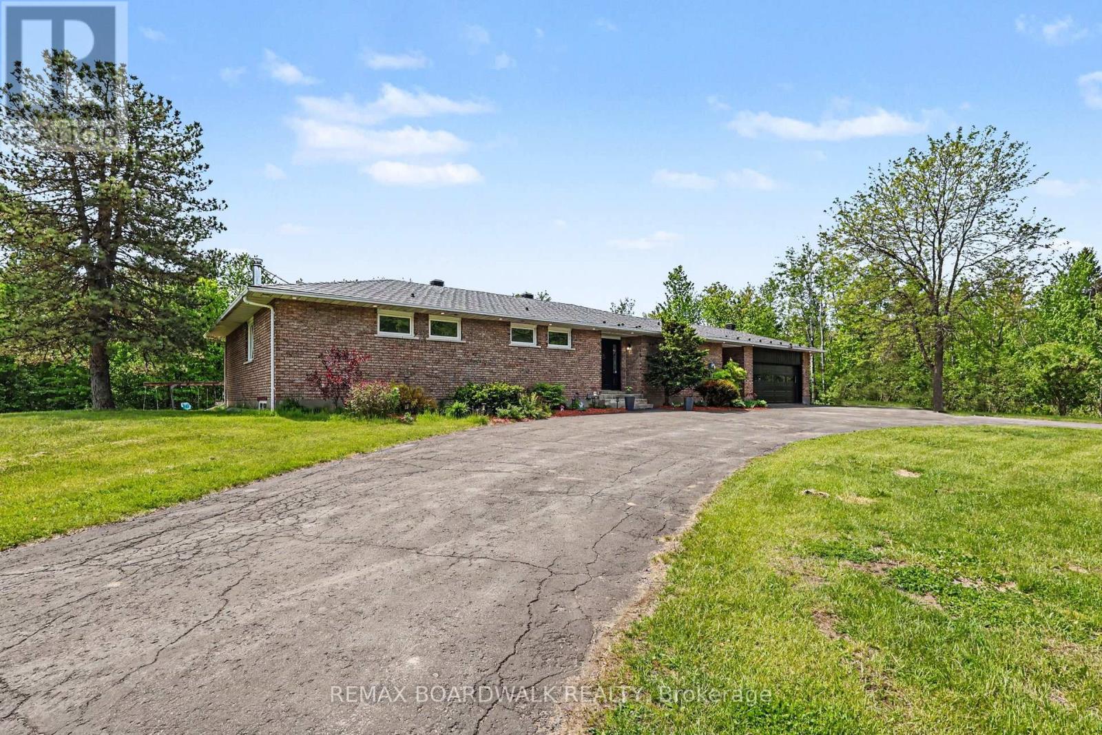 1500 Du Golf Road, Clarence-Rockland, Ontario  K0A 1N0 - Photo 2 - X12973578