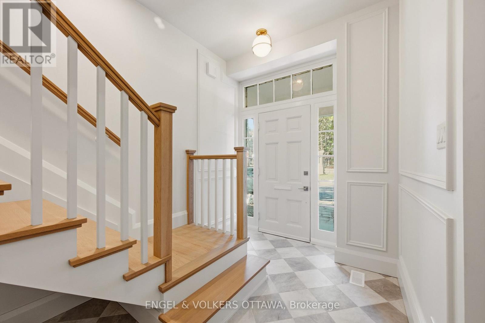 35 Mackay Street, Ottawa, Ontario K1M 2B2 - Photo 2 - X13233980