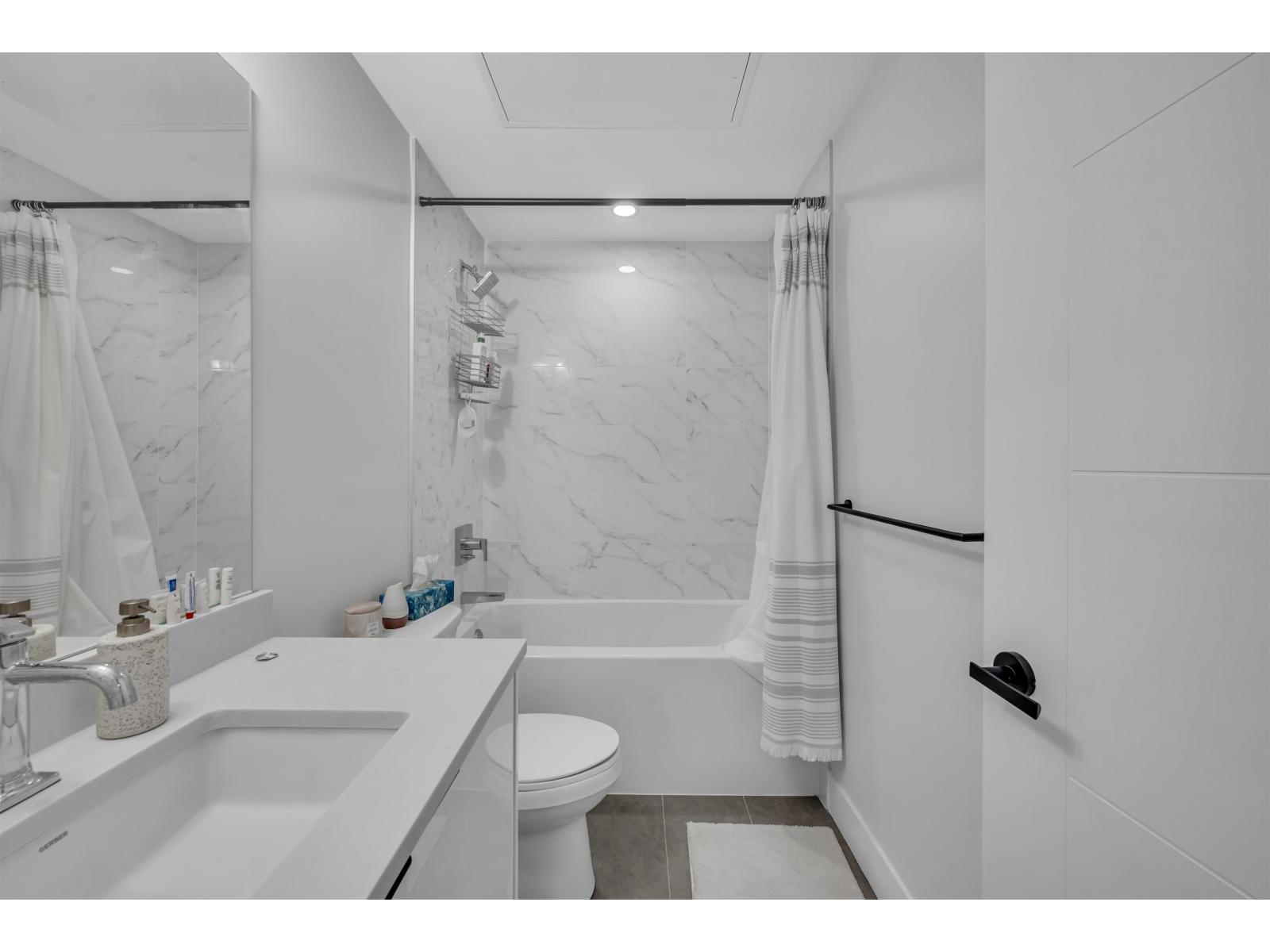 206 13458 95 Avenue, Surrey, British Columbia  V3V 0H1 - Photo 13 - R3131230