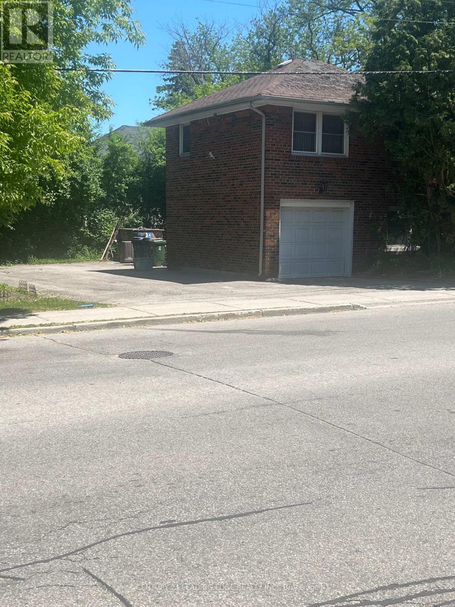 230 Finch Avenue E, Toronto, Ontario  M2N 4S2 - Photo 3 - C13234288