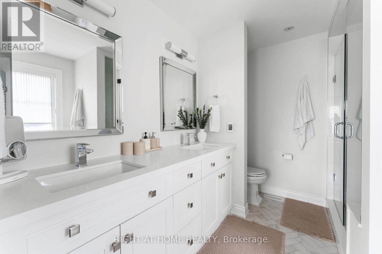 1068a Shaw Drive, Mississauga, Ontario  L5G 3Z4 - Photo 35 - W13127126
