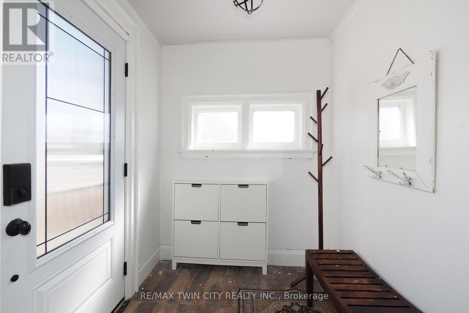 19 Paisley Heights, Cambridge, Ontario  N1R 1B4 - Photo 4 - X12870298