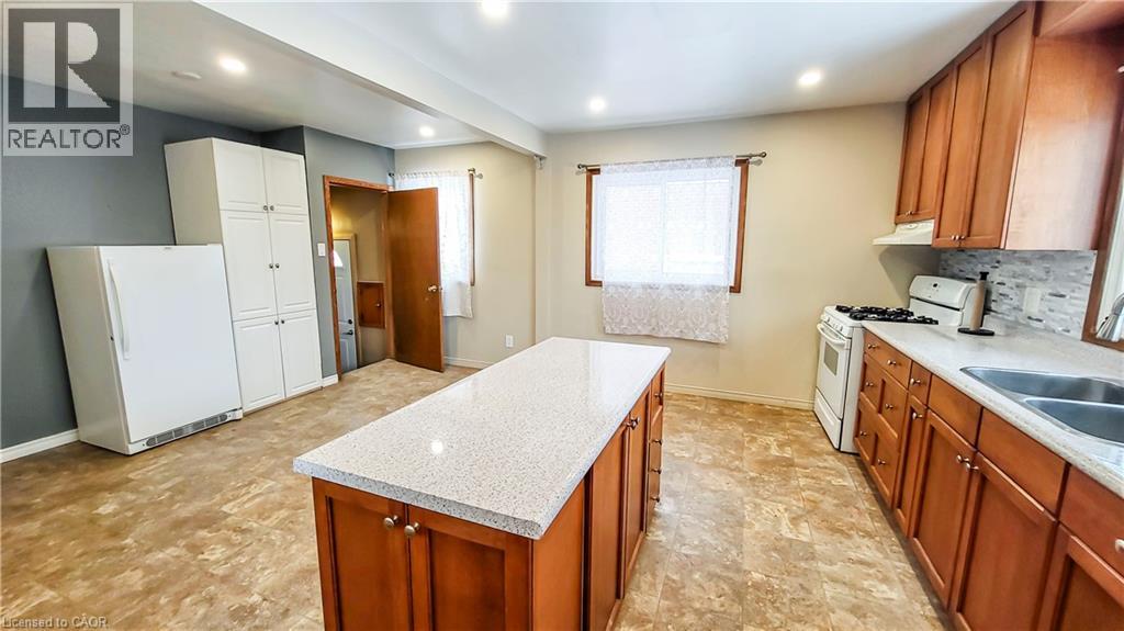 11 Duncairn Avenue, Kitchener, Ontario  N2M 4S5 - Photo 8 - 40835675