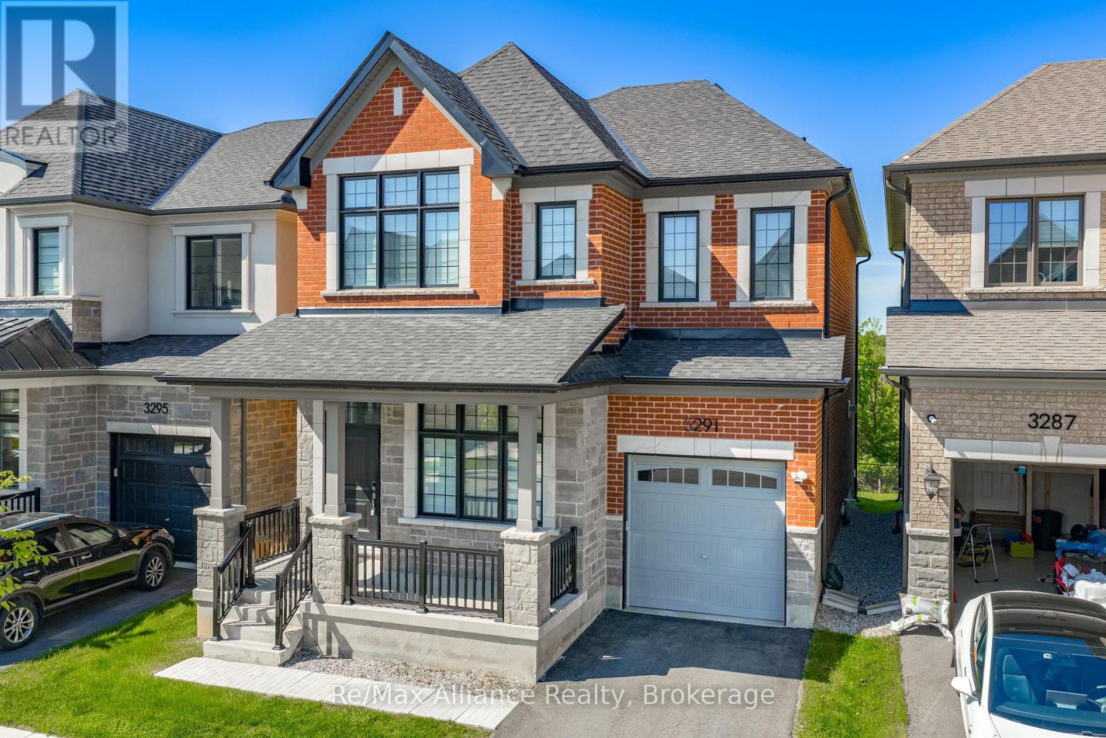 3291 Harasym Trail, Oakville, Ontario  L6M 5N6 - Photo 2 - W13235508