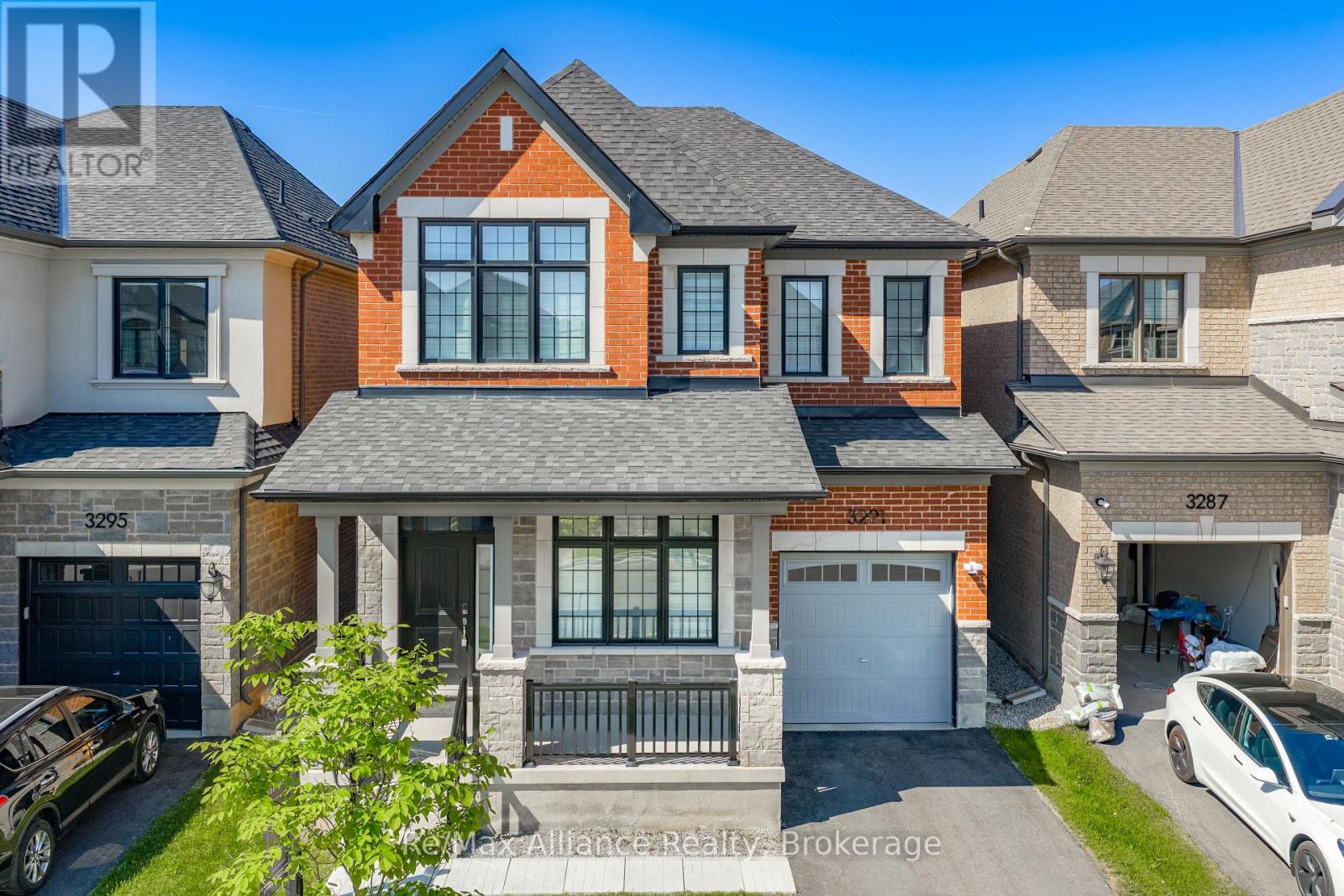 3291 Harasym Trail, Oakville, Ontario  L6M 5N6 - Photo 3 - W13235508