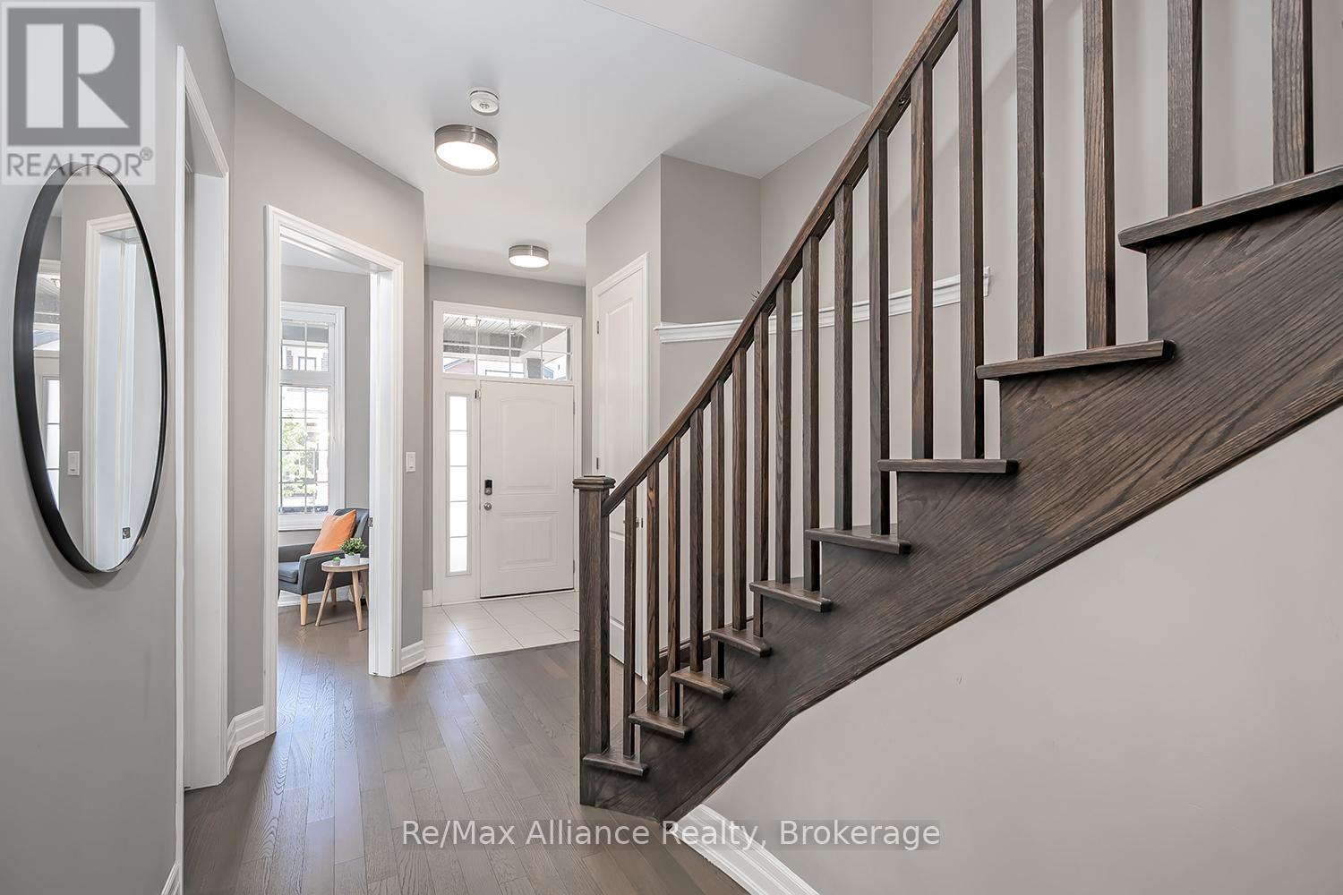 3291 Harasym Trail, Oakville, Ontario  L6M 5N6 - Photo 5 - W13235508