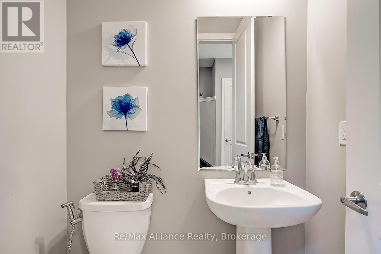 3291 Harasym Trail, Oakville, Ontario  L6M 5N6 - Photo 9 - W13235508
