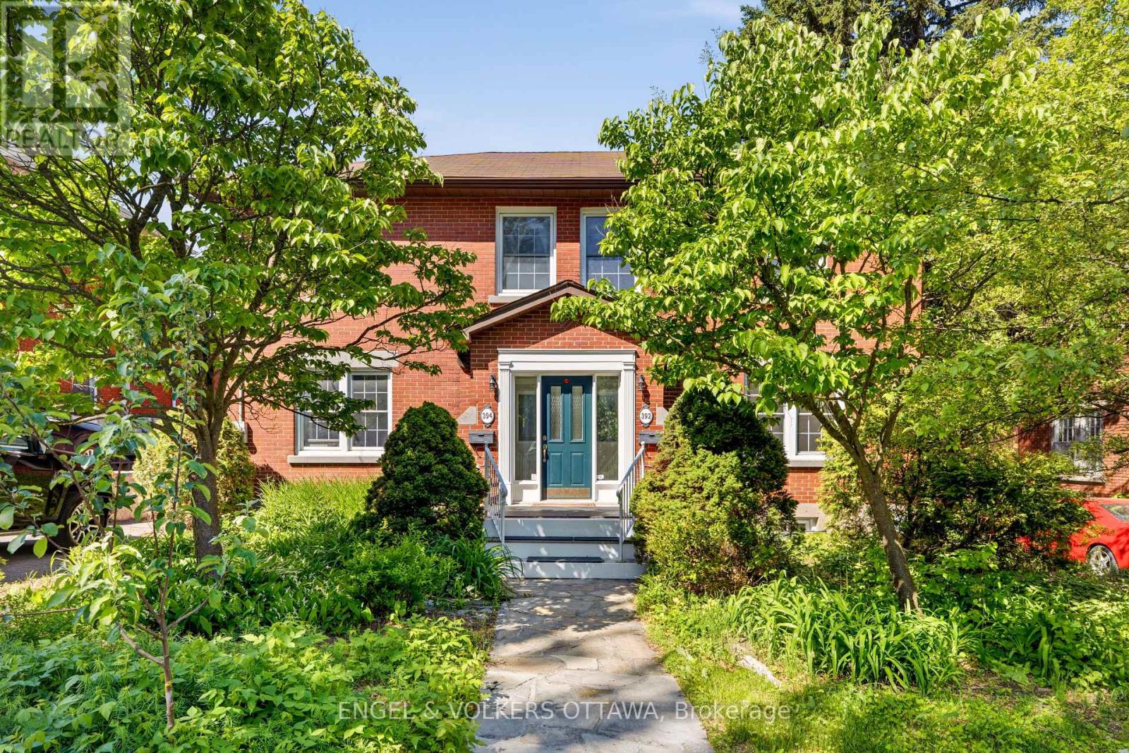 392 PICCADILLY AVENUE N, Ottawa, Ontario