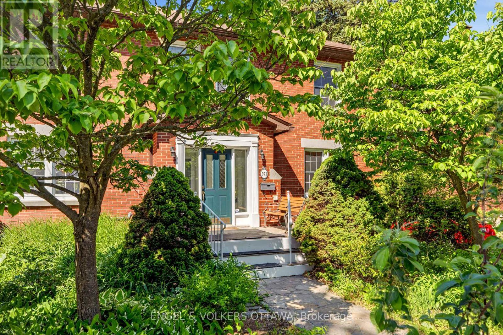 392 Piccadilly Avenue N, Ottawa, Ontario K1Y 0H4 - Photo 2 - X13235350