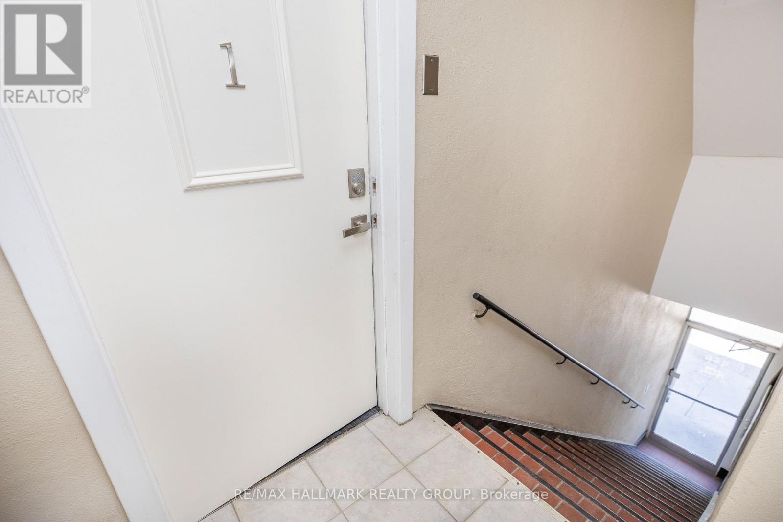 1 - 462 Bronson Avenue, Ottawa, Ontario  K1R 6J6 - Photo 3 - X13235366