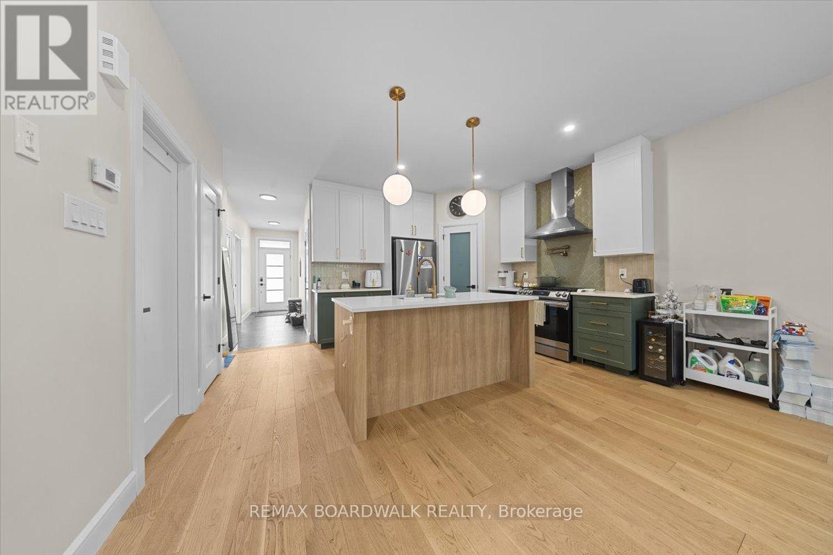 888 Chapman Street, Clarence-Rockland, Ontario  K4K 1E5 - Photo 4 - X13235452