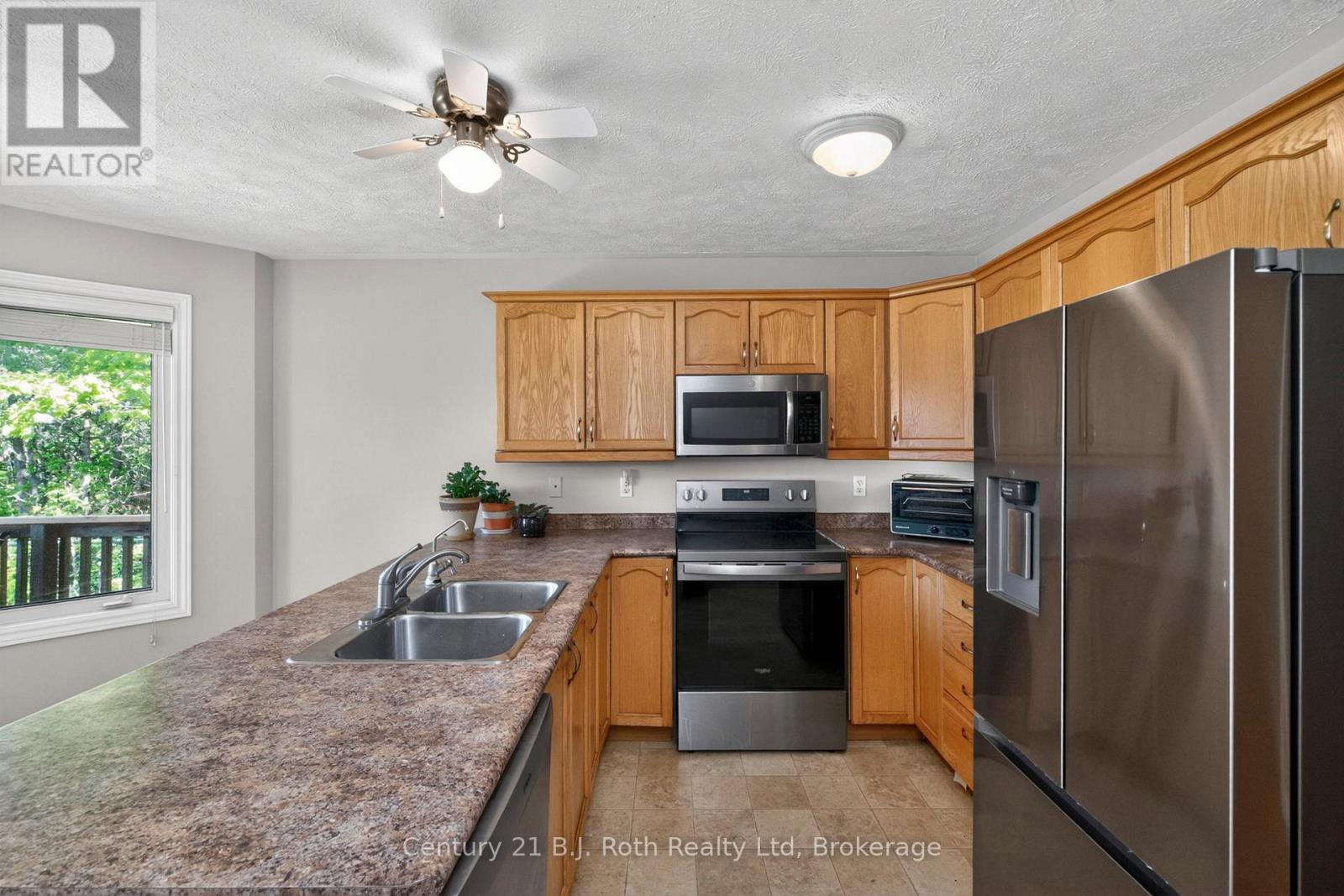 24 Marchand Drive, Penetanguishene, Ontario  L9M 2J2 - Photo 8 - S13234834