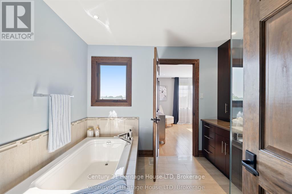 12679 Niagara Parkway, Niagara Falls, Ontario  L2E 6S6 - Photo 35 - X13235278