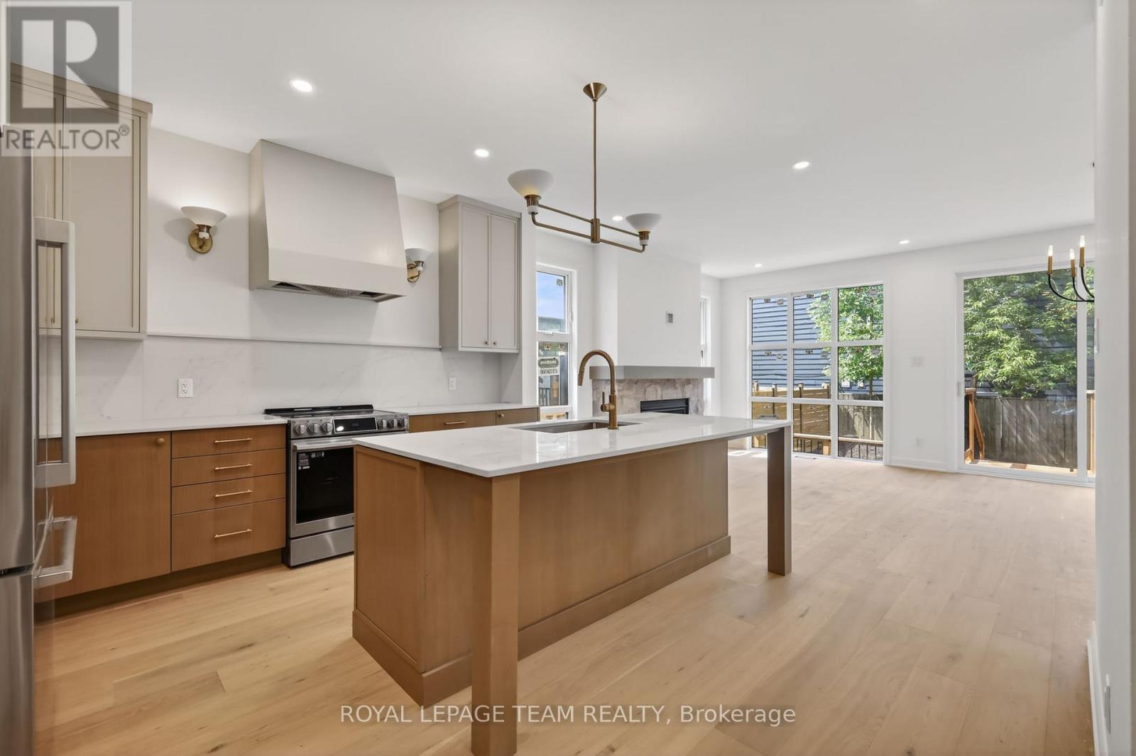 A - 608 Tweedsmuir Avenue, Ottawa, Ontario K1Z 5P3 - Photo 4 - X13148794