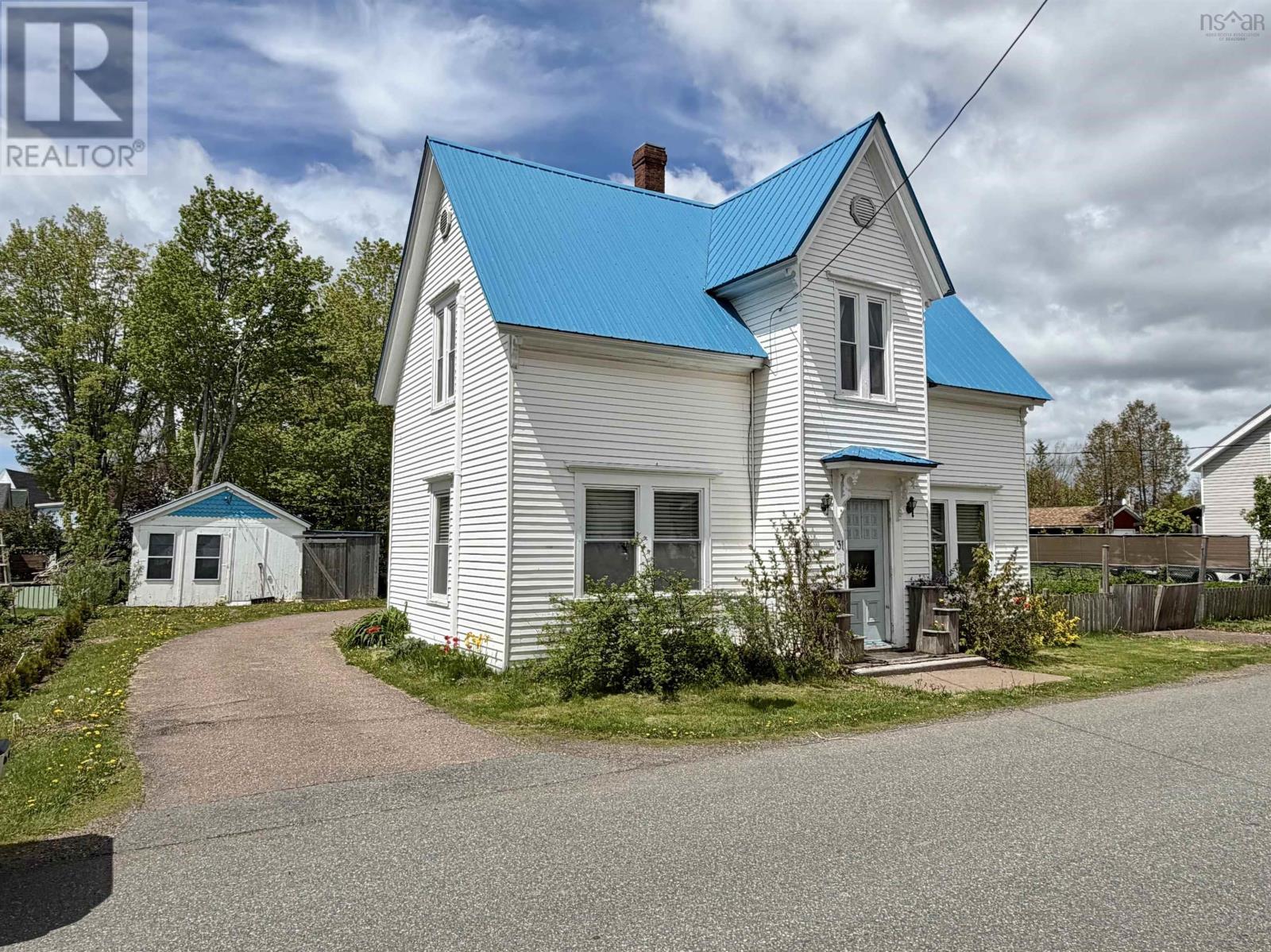 31 Chapel Street, Parrsboro, Nova Scotia  B0M 1S0 - Photo 3 - 202605818