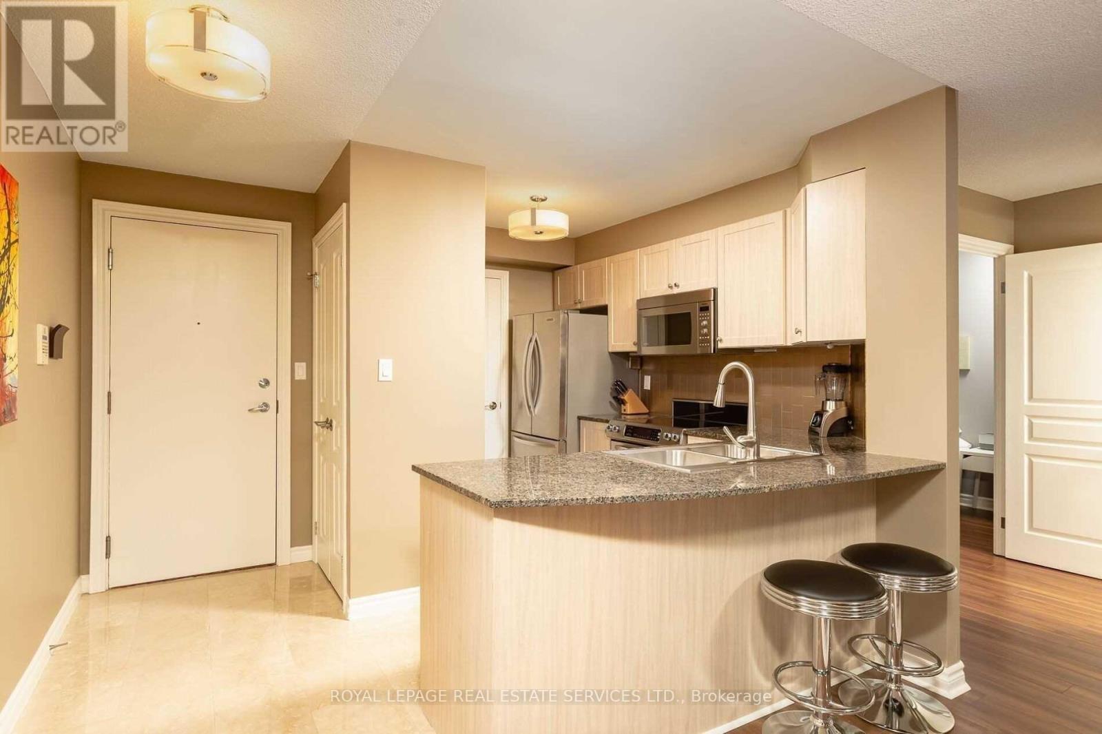 1801 - 801 Bay Street, Toronto, Ontario  M5S 1Y9 - Photo 3 - C13235236