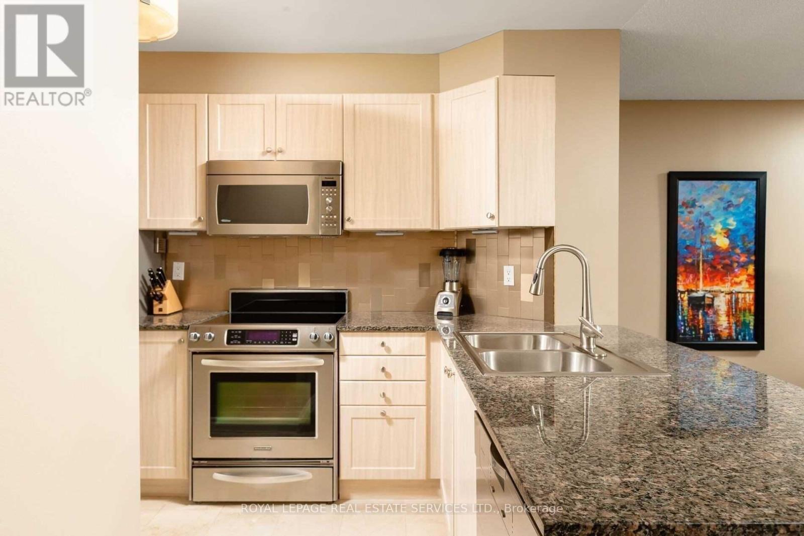 1801 - 801 Bay Street, Toronto, Ontario  M5S 1Y9 - Photo 4 - C13235236