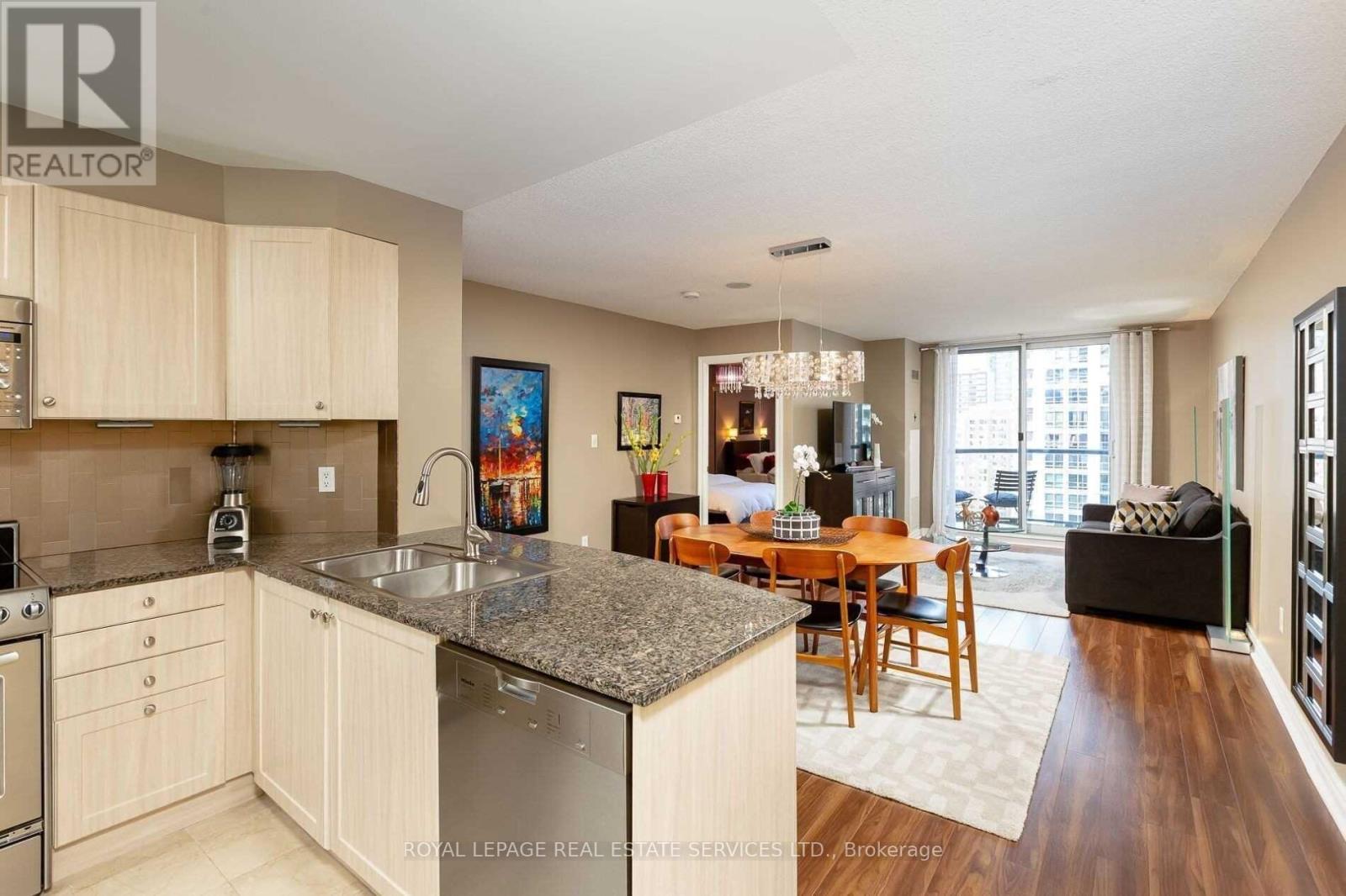 1801 - 801 Bay Street, Toronto, Ontario  M5S 1Y9 - Photo 6 - C13235236