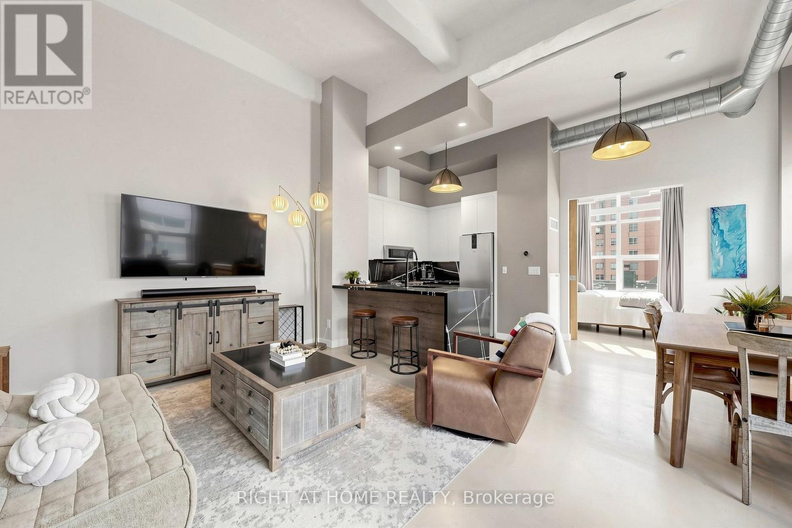 305 - 135 Dalhousie Street, Toronto, Ontario  M5B 2S1 - Photo 2 - C13235360