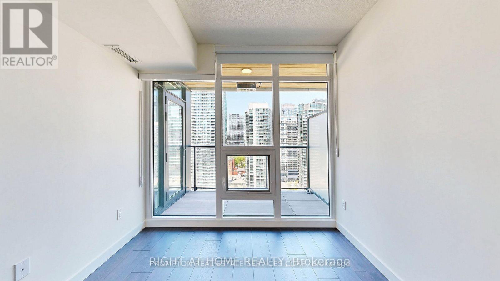2815 - 1 Concord Cityplace Way, Toronto, Ontario  M5V 0X3 - Photo 12 - C13235362