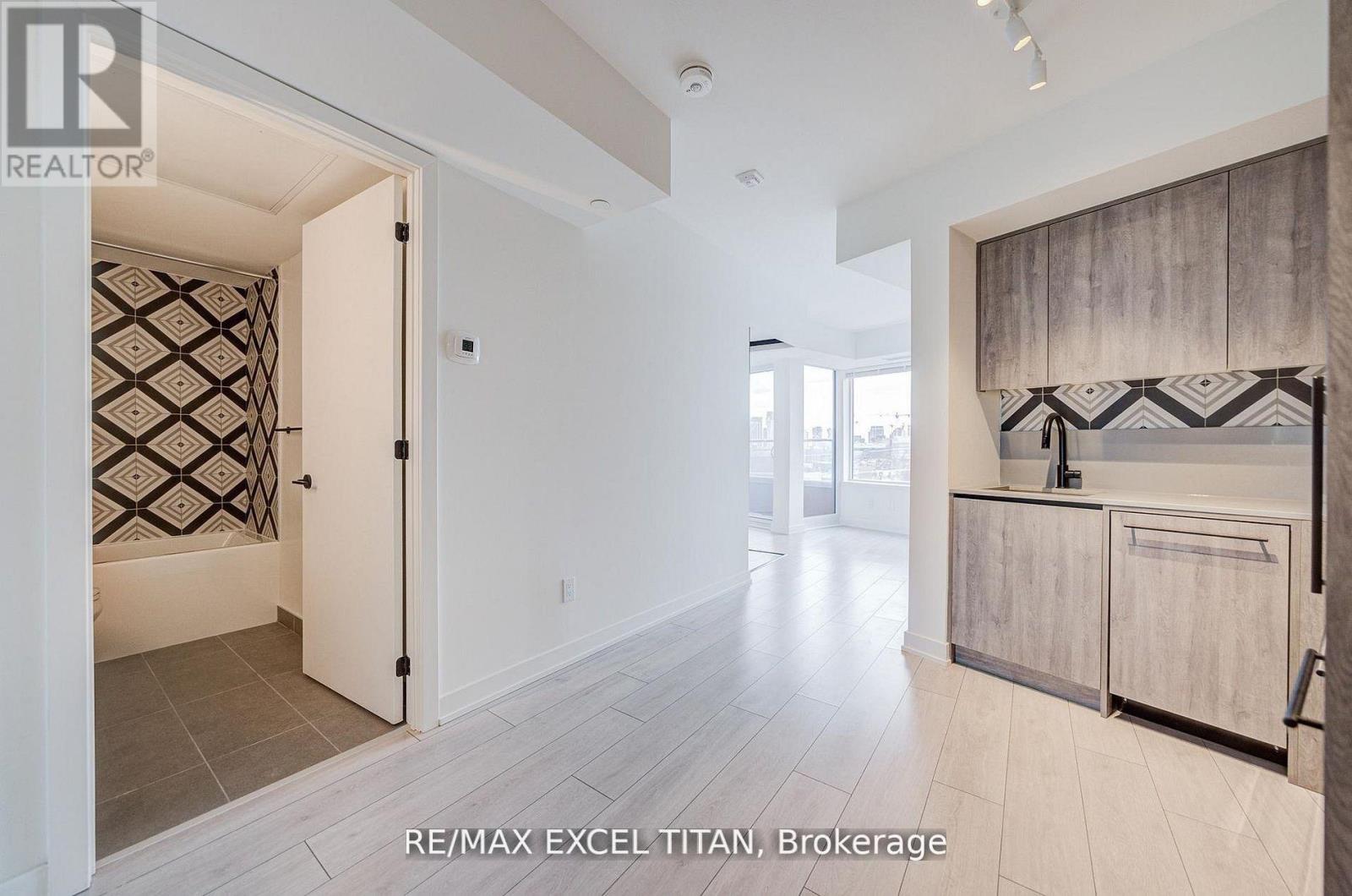 503 - 5 Lakeview Avenue, Toronto, Ontario  M6J 0H3 - Photo 8 - C13235528