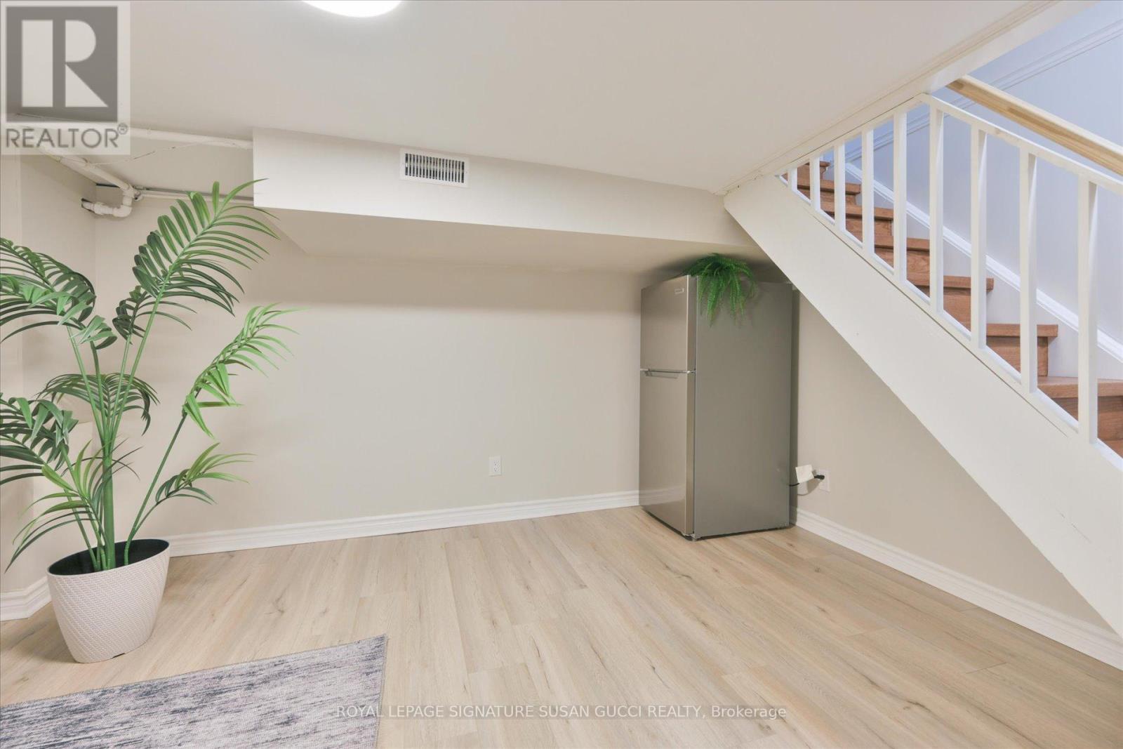 107 Barker Avenue, Toronto, Ontario  M4C 2N8 - Photo 18 - E13235244