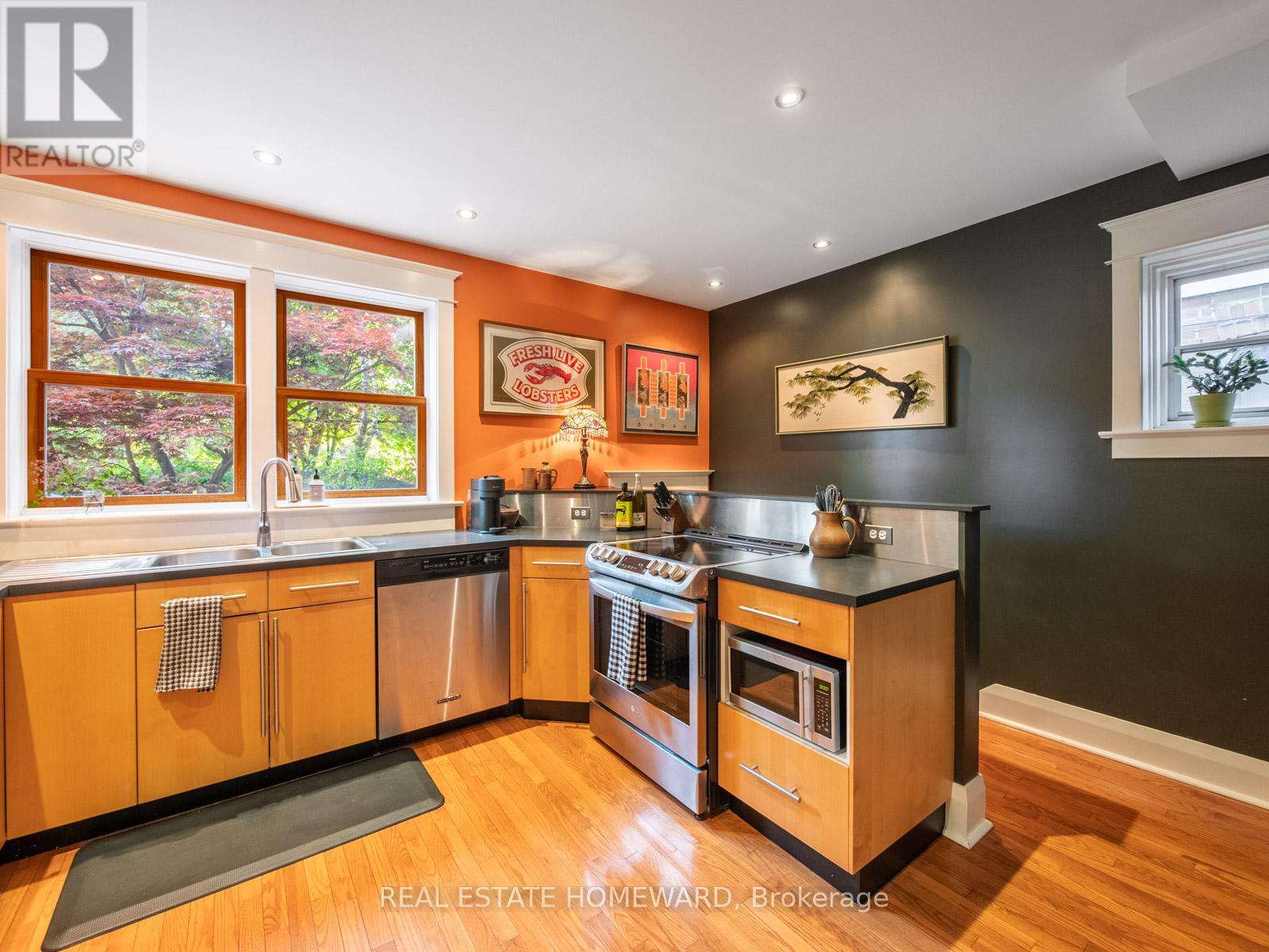 228 Bingham Avenue, Toronto, Ontario  M4E 3R5 - Photo 8 - E13235340
