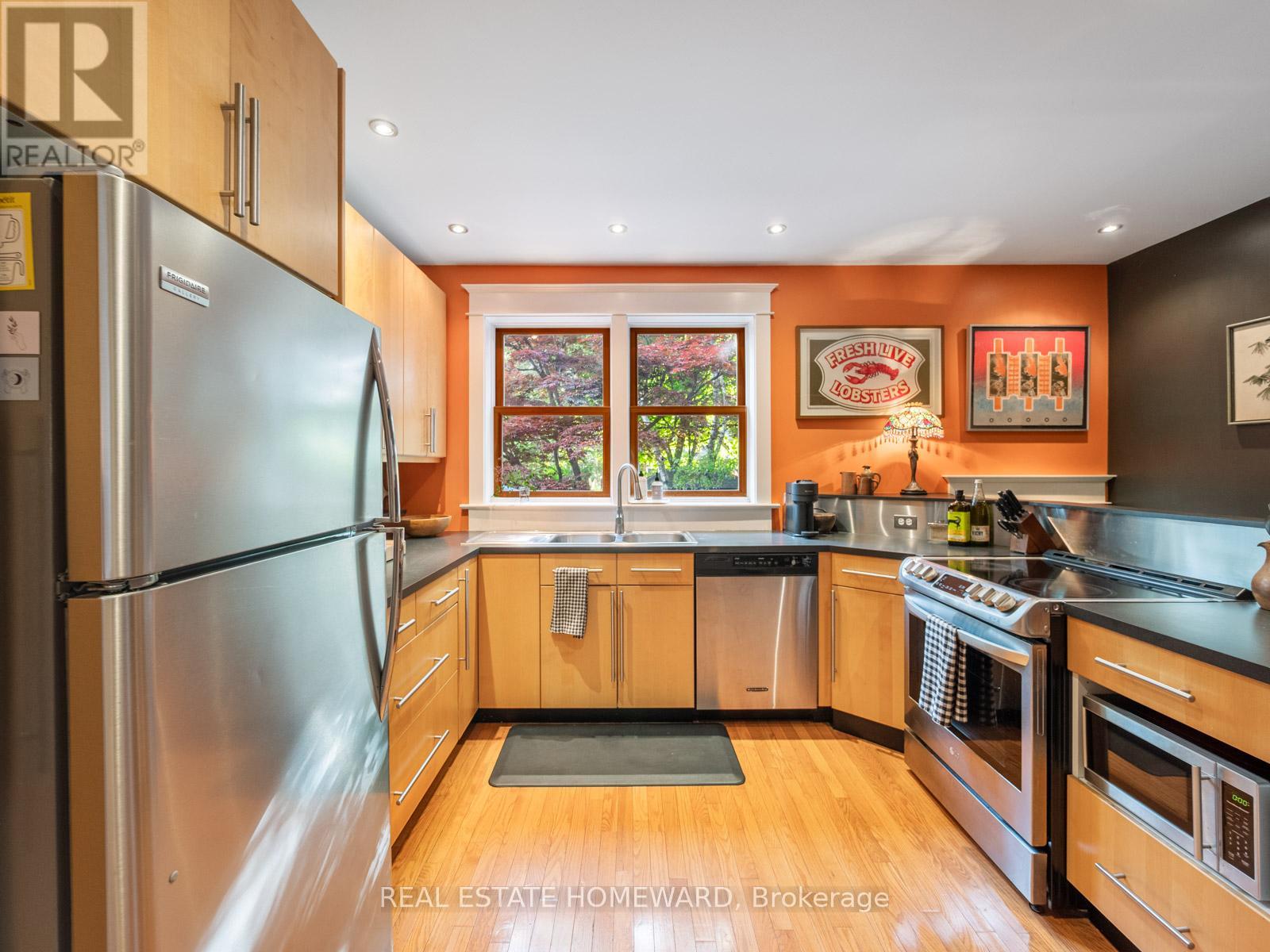 228 Bingham Avenue, Toronto, Ontario  M4E 3R5 - Photo 9 - E13235340