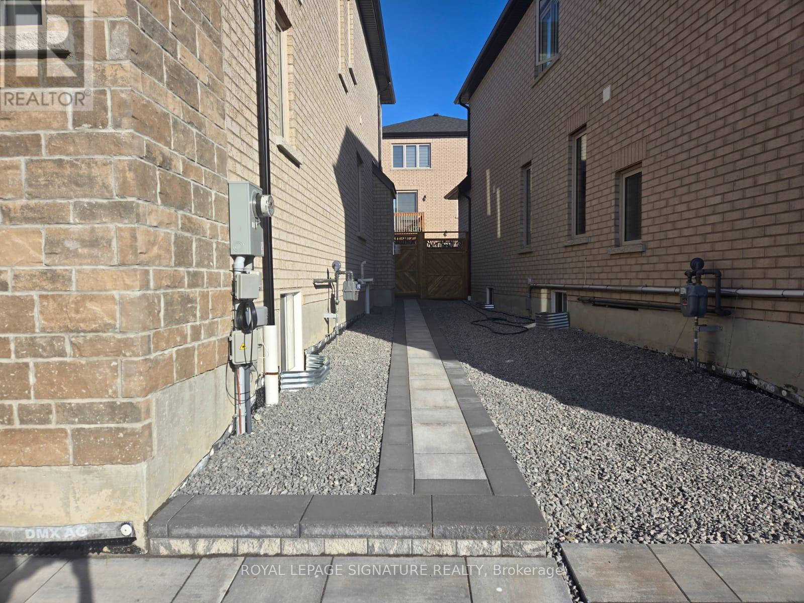 Lower - 1028 Pelican Trail, Pickering, Ontario  L1X 0G7 - Photo 6 - E13235530