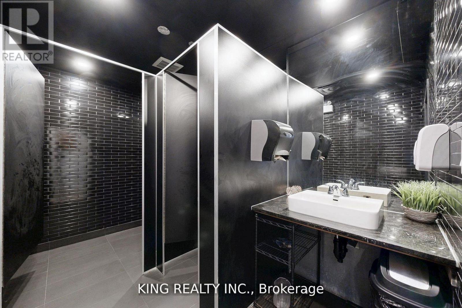 17 - 3175 Rutherford Road, Vaughan, Ontario  L4K 5Y6 - Photo 13 - N13235252