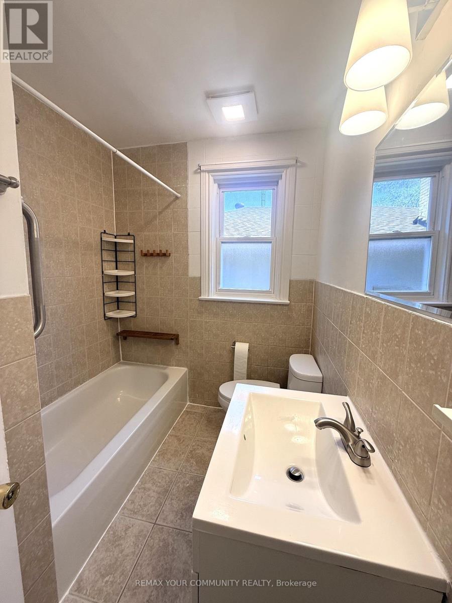 Main - 387 Paliser Crescent N, Richmond Hill, Ontario  L4C 1R5 - Photo 13 - N13235342