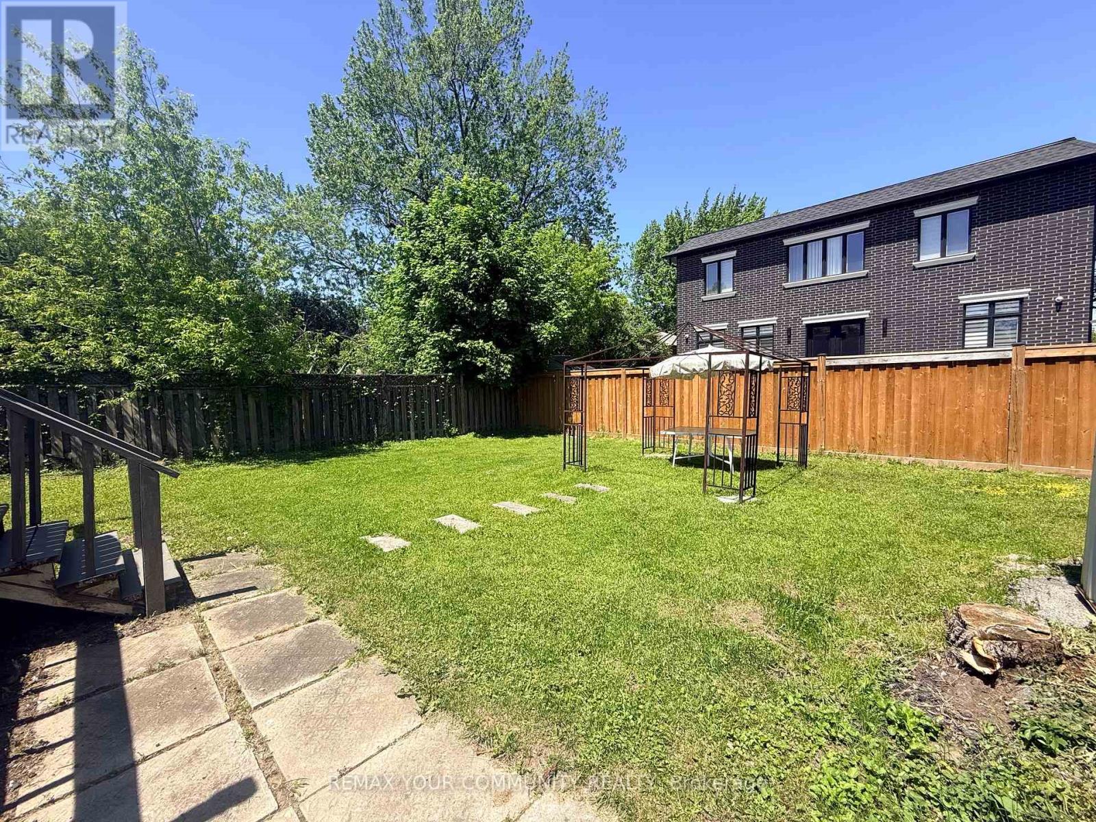 Main - 387 Paliser Crescent N, Richmond Hill, Ontario  L4C 1R5 - Photo 15 - N13235342