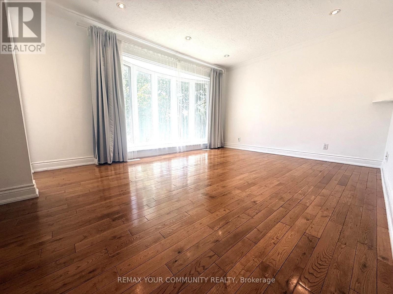 Main - 387 Paliser Crescent N, Richmond Hill, Ontario  L4C 1R5 - Photo 2 - N13235342