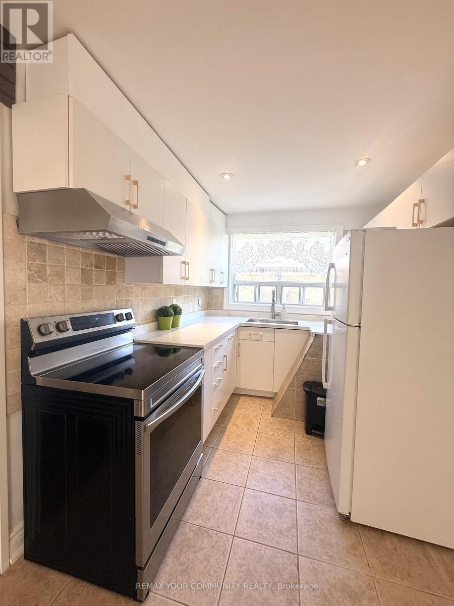 Main - 387 Paliser Crescent N, Richmond Hill, Ontario  L4C 1R5 - Photo 6 - N13235342
