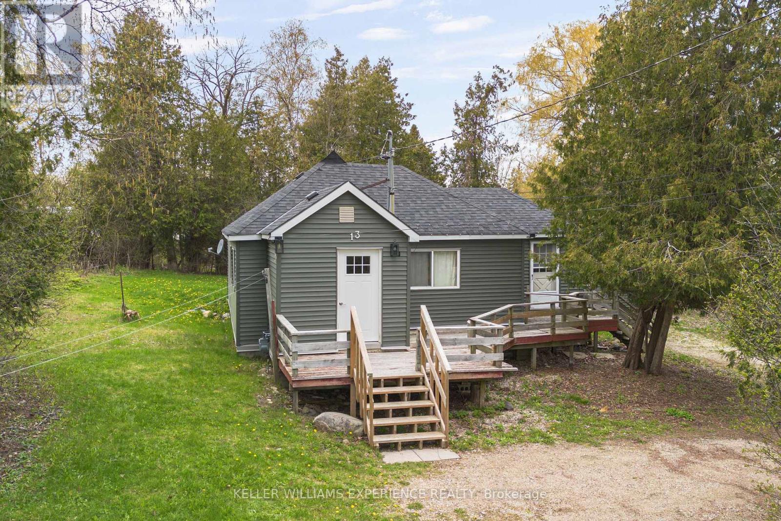 13 Arthur Street, Collingwood, Ontario  L9Y 3Z1 - Photo 2 - S13235482