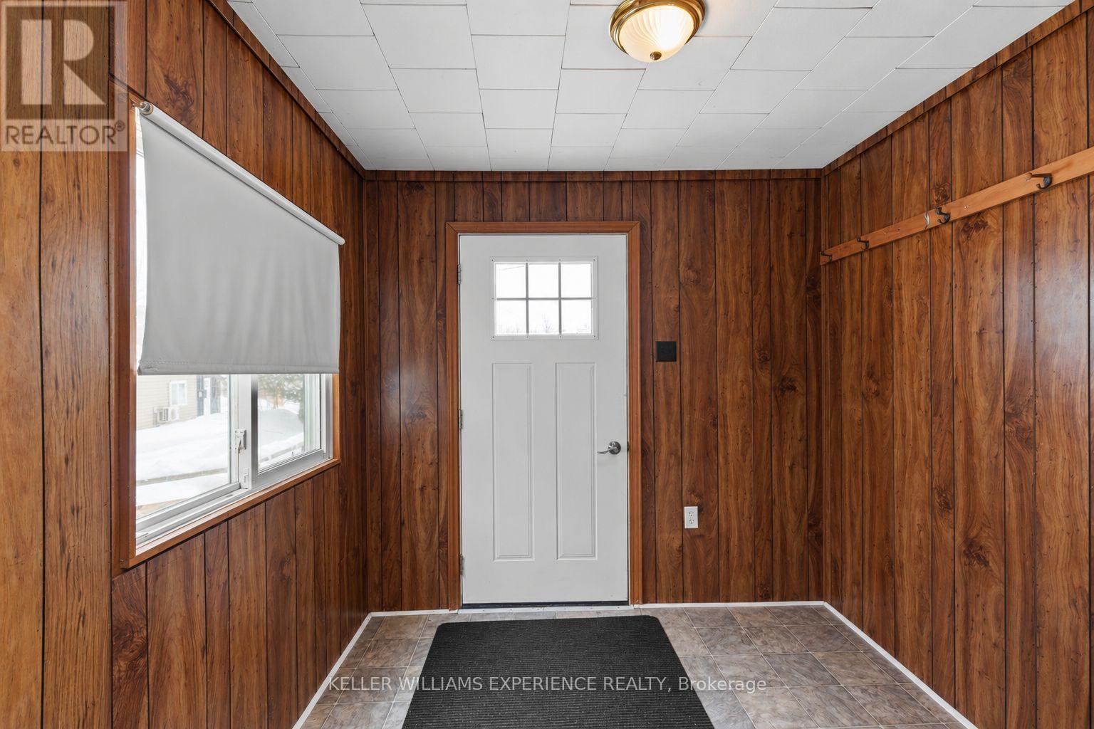 13 Arthur Street, Collingwood, Ontario  L9Y 3Z1 - Photo 3 - S13235482