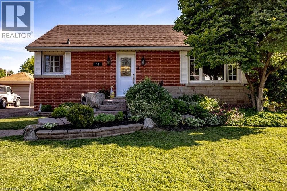 15 Faircourt Drive, Stoney Creek, Ontario  L8G 2J4 - Photo 2 - 40836367