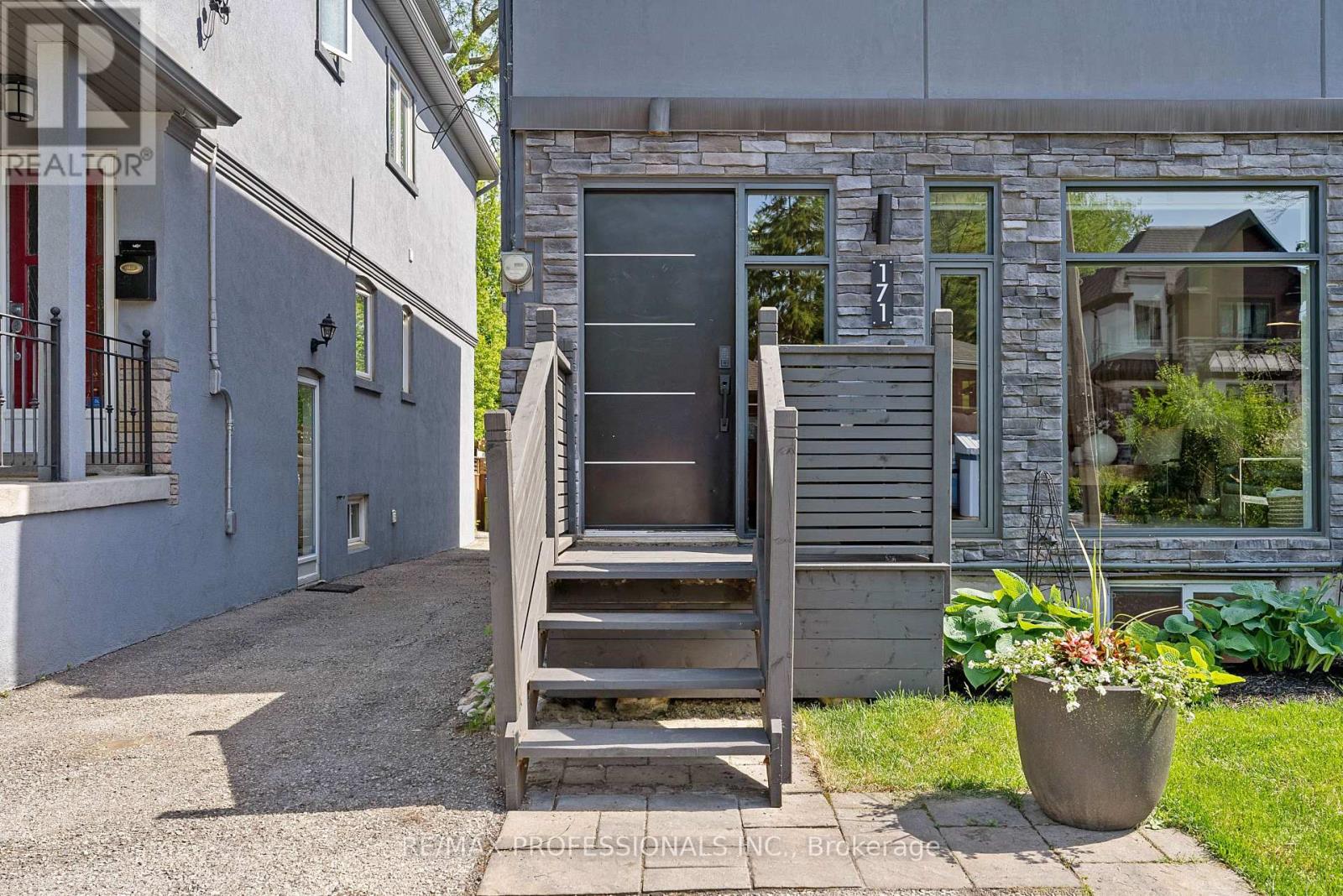 171 Symons Street, Toronto, Ontario  M8V 1V1 - Photo 2 - W13235298