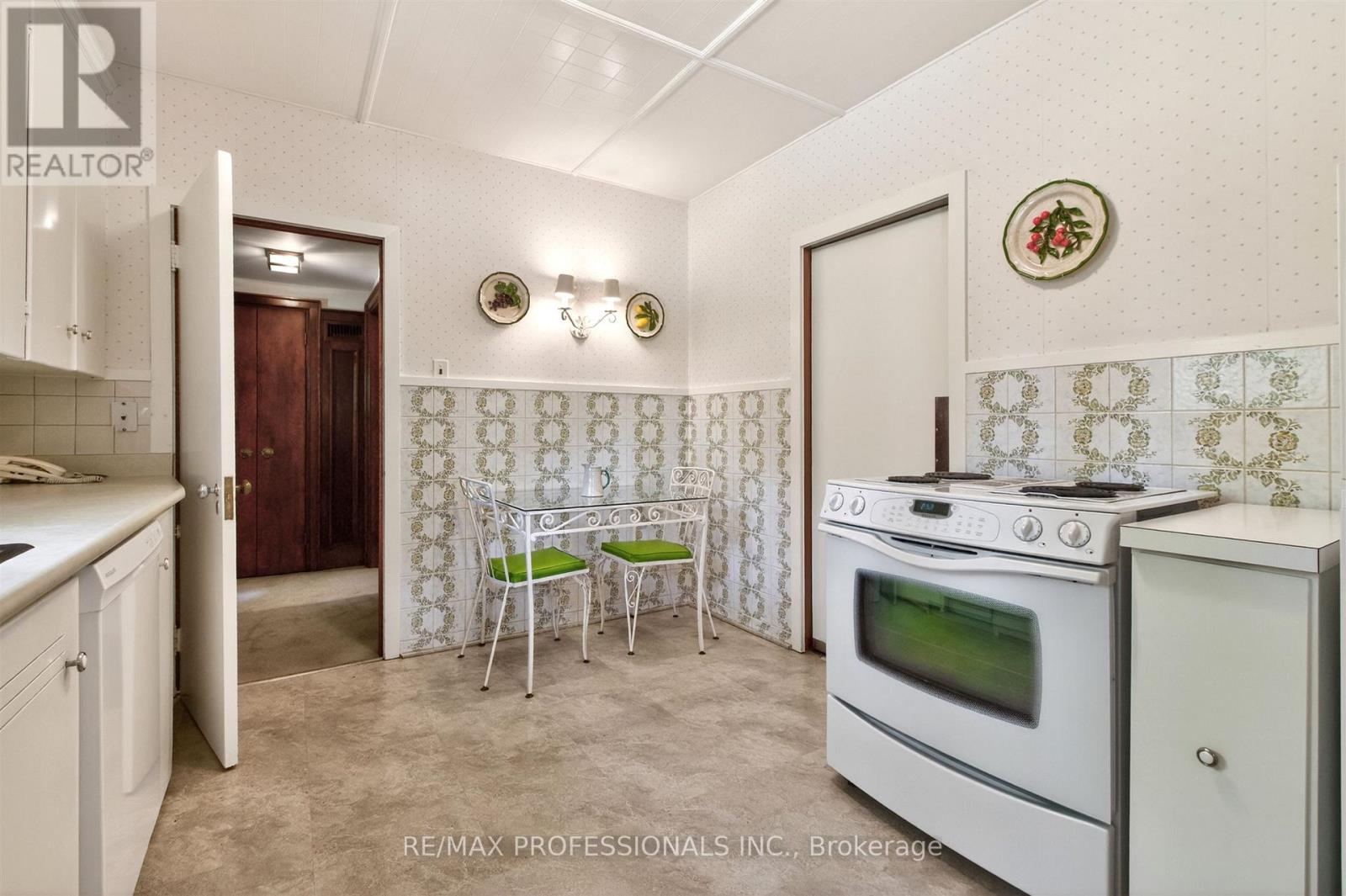 14 North Drive N, Toronto, Ontario  M9A 4P9 - Photo 16 - W13235322