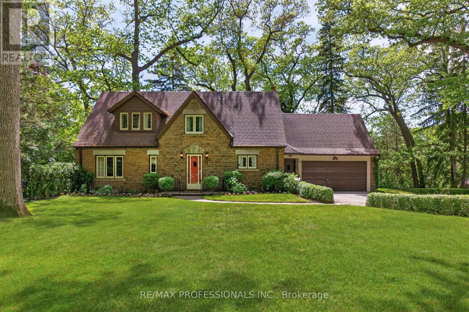 14 North Drive N, Toronto, Ontario  M9A 4P9 - Photo 2 - W13235322