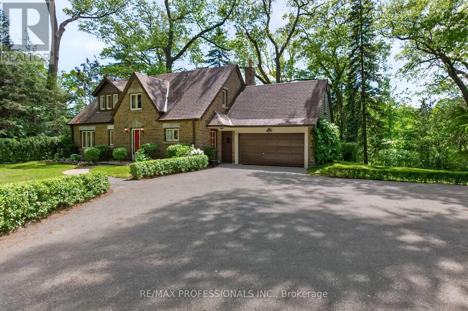 14 North Drive N, Toronto, Ontario  M9A 4P9 - Photo 4 - W13235322