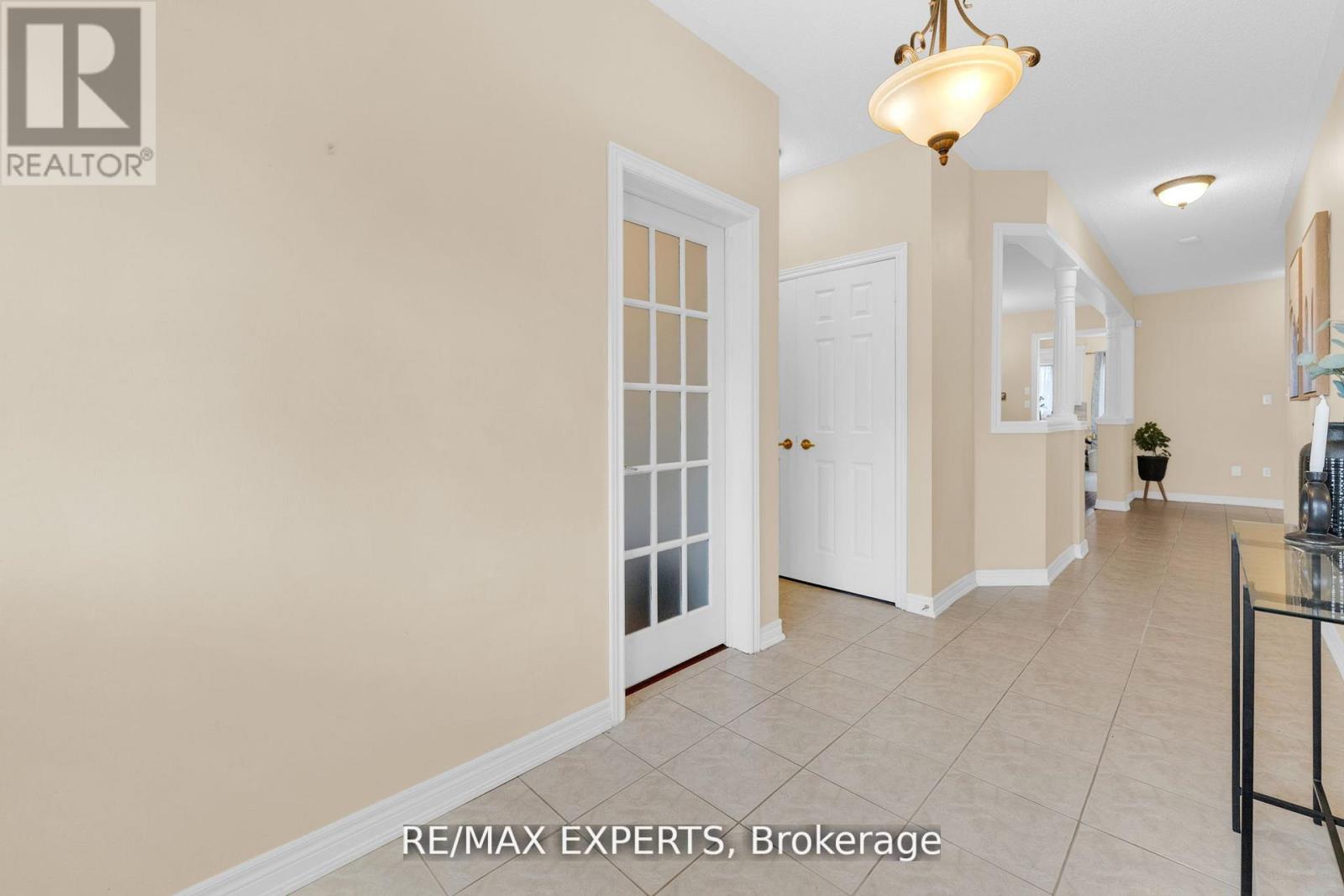 13 Villagewood Street, Brampton, Ontario  L6P 2C3 - Photo 5 - W13235384