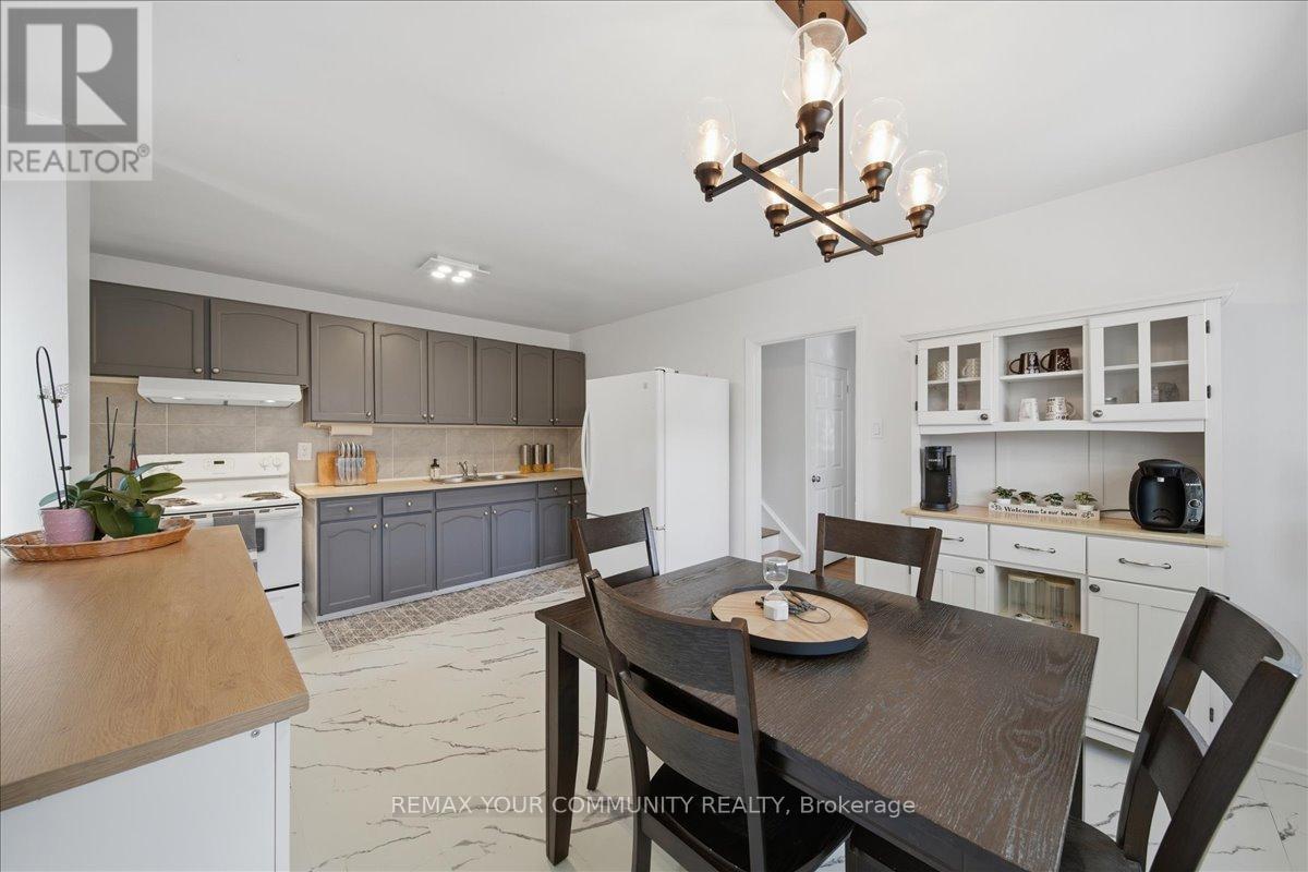 3 - 23 Brookwell Drive, Toronto, Ontario  M3M 2X9 - Photo 3 - W13235448